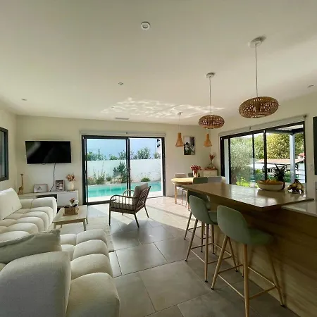 Vila Maison Individuelle Contemporaine Avec Piscine Urrugne